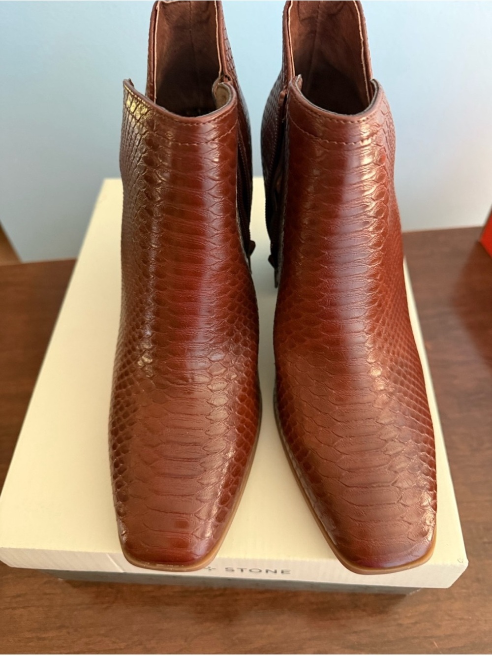Women's Brown Textured Ankle Boot with Stacked Block Heel🔥🔥🔥🔥